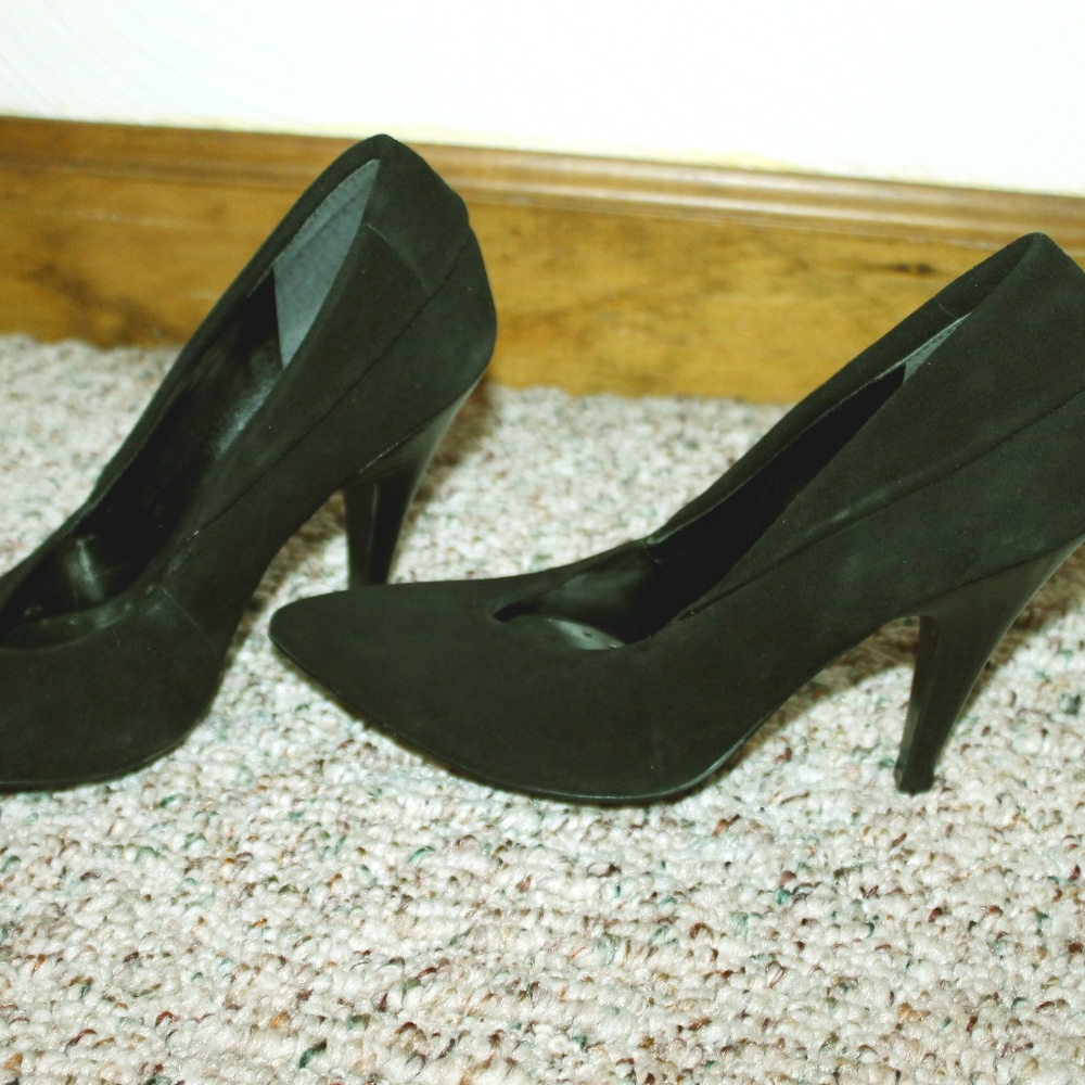 BCBG Black Suede High Heel w/Suede Cuff Detail
